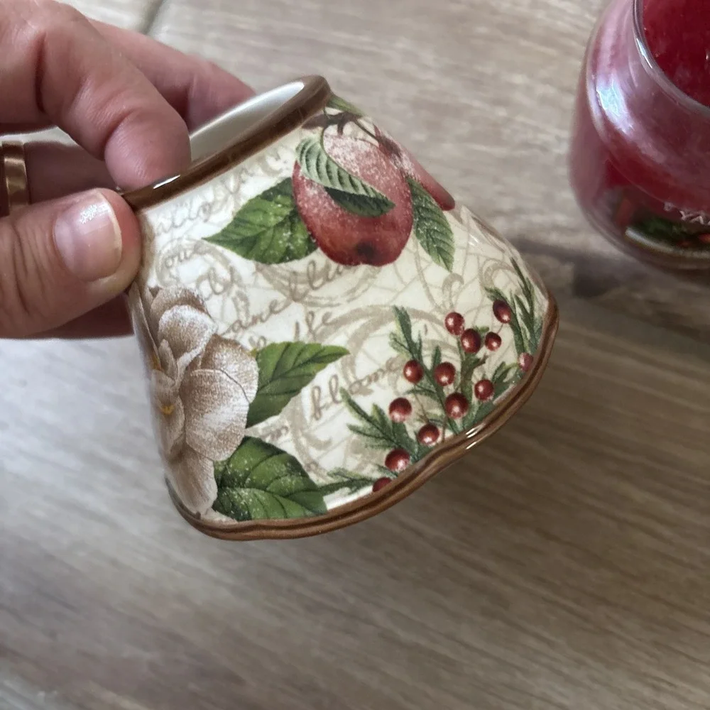 YANKEE CANDLE Jar Shade with Red Apple Wreath Candle